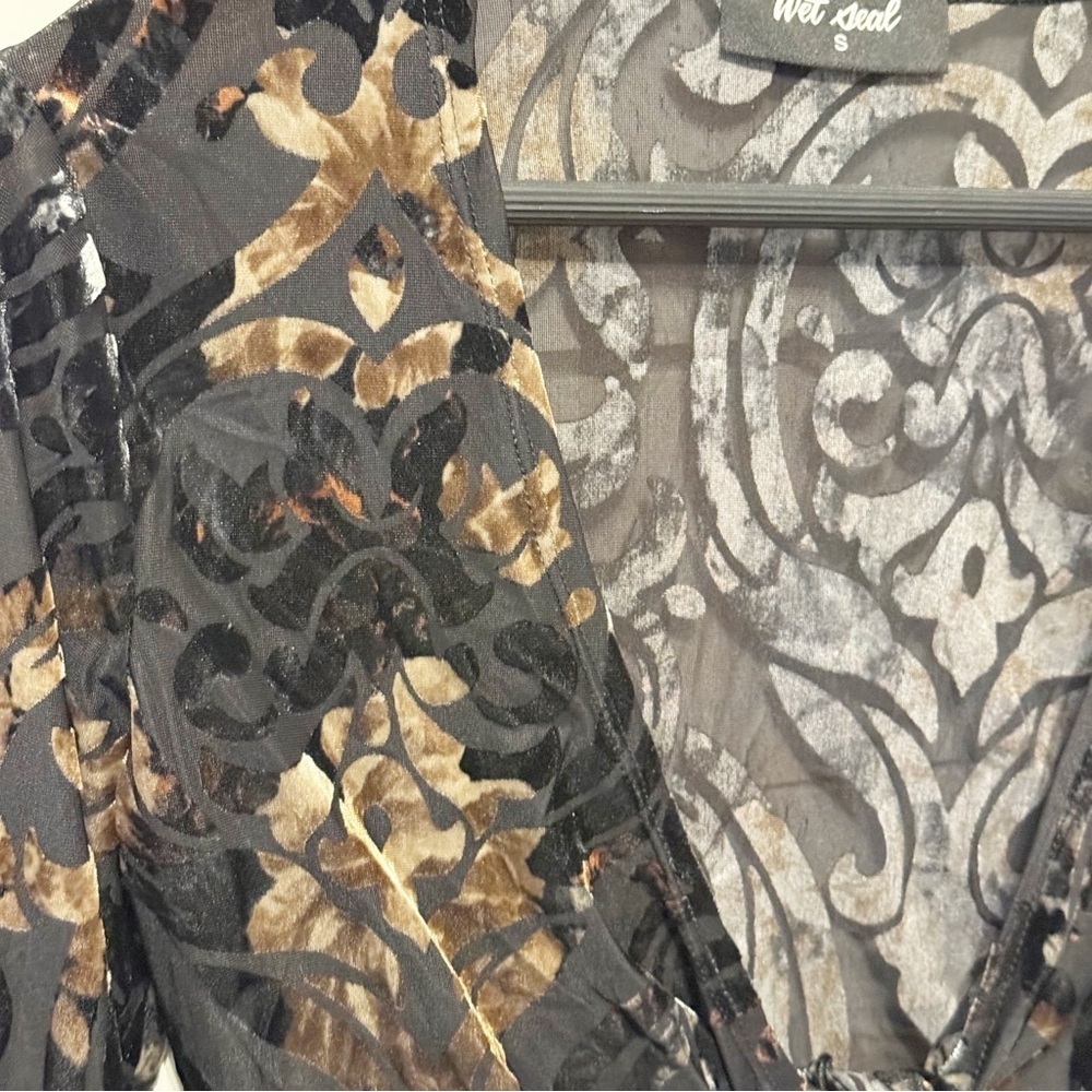 Wet Seal Black Y2K Sheer Burnout Floral Tie-Front Blouse w/ Bell Sleeves small - Picture 4 of 7